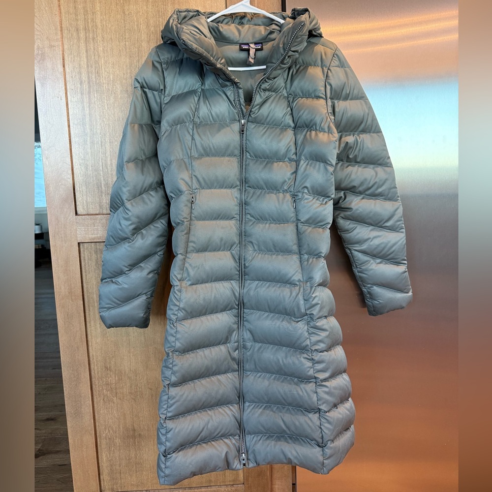 Women’s Patagonia puffer jacket